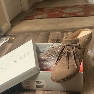 Sole Society Women's Brown Fringe Mules